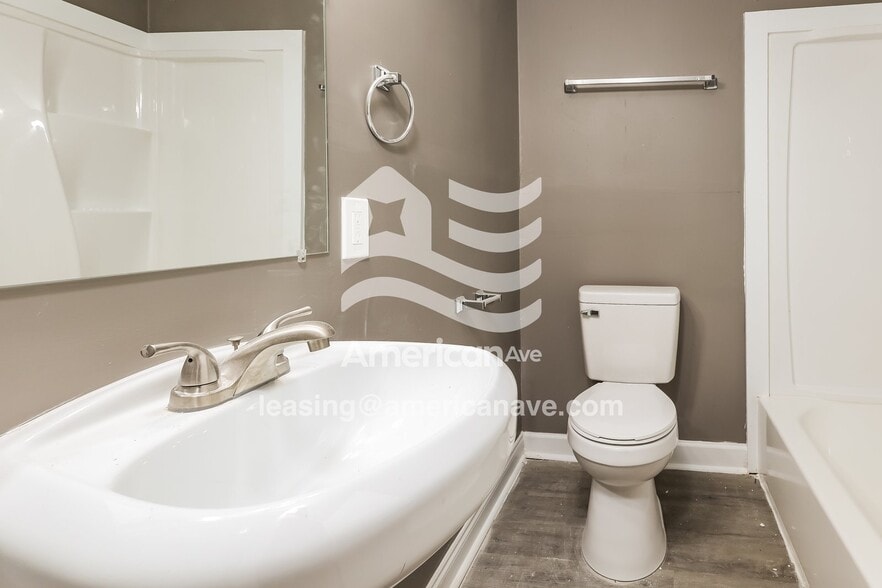 Building Photo - 1206 Garden Park Dr