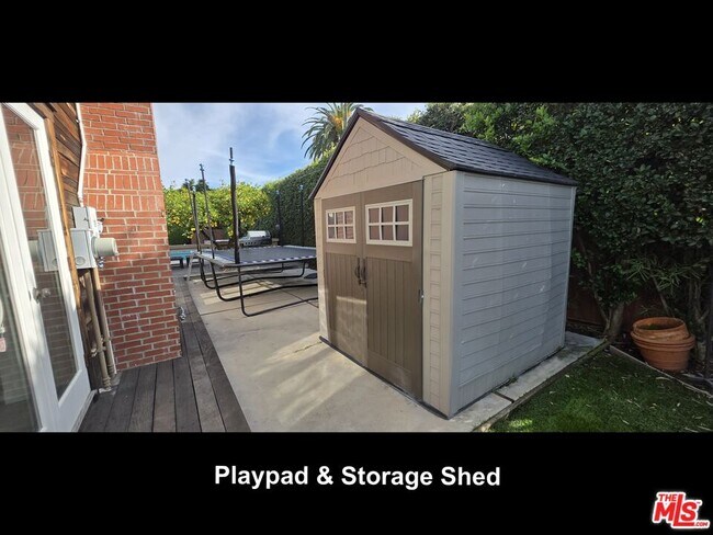 Building Photo - 4744 Haskell Ave