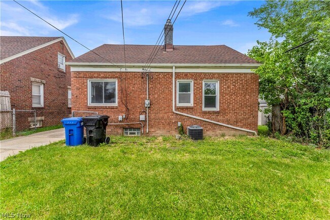 Building Photo - 4461 W 137th St