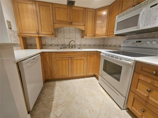 Building Photo - 1101 River Reach Dr