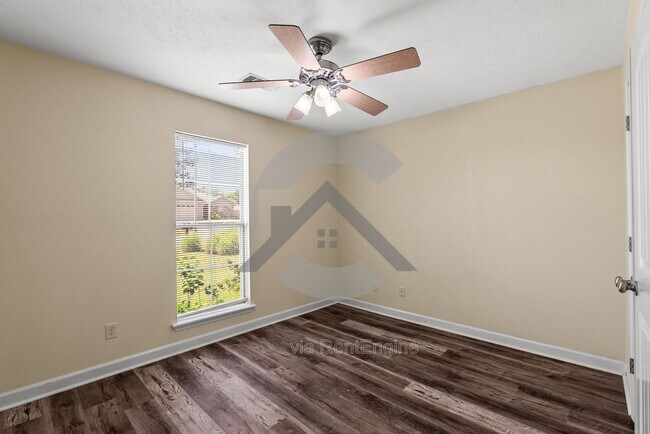 Building Photo - 2340 Linda Drive