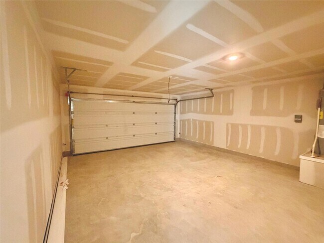 Building Photo - 449 Jones Bch Ln