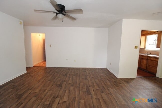 Building Photo - 502 S 9th St