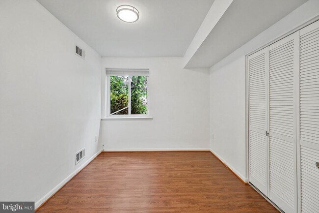 Building Photo - 12883 Cara Dr