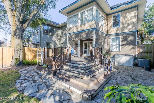 Building Photo - 1838 Silver St