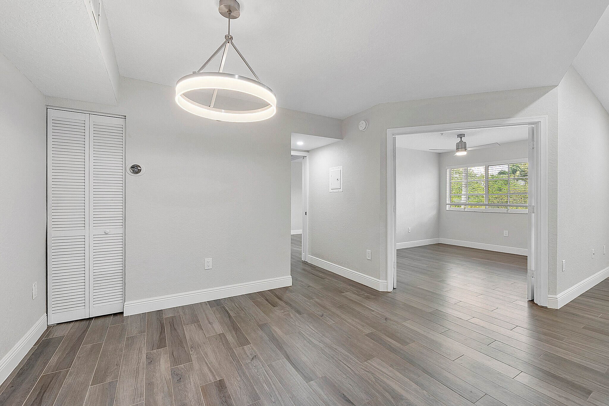 Dining Room - 4852 N State Road 7