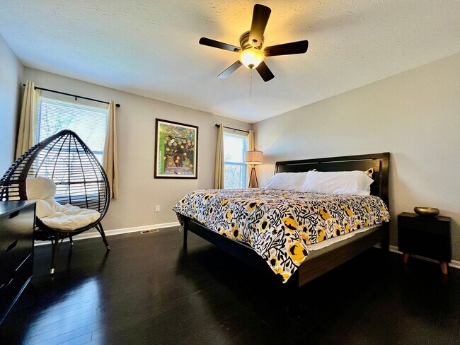 Building Photo - Fully Furnished Home with great location