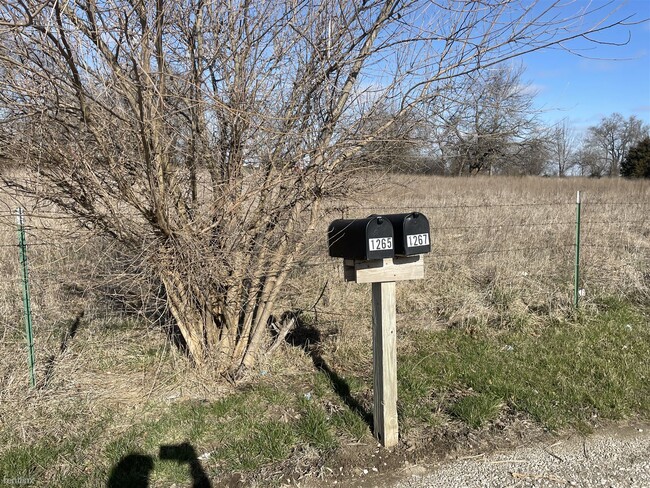 Building Photo - 2 br, 1 bath Duplex - 2379 Locust Road 126...