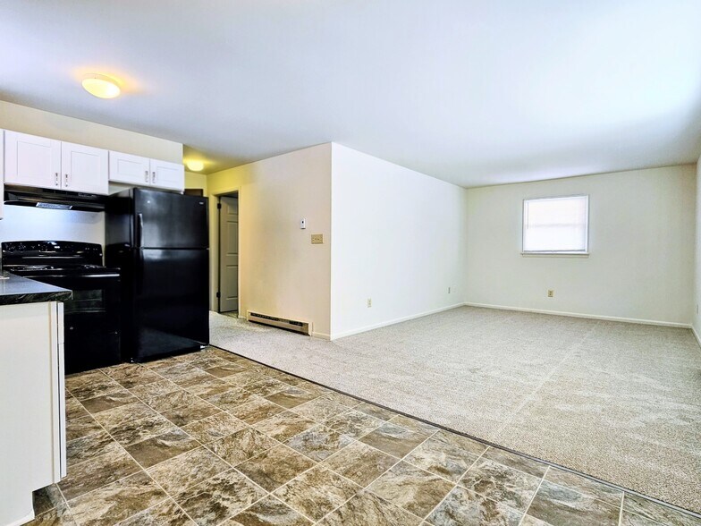 Building Photo - 367 W Washington Ave