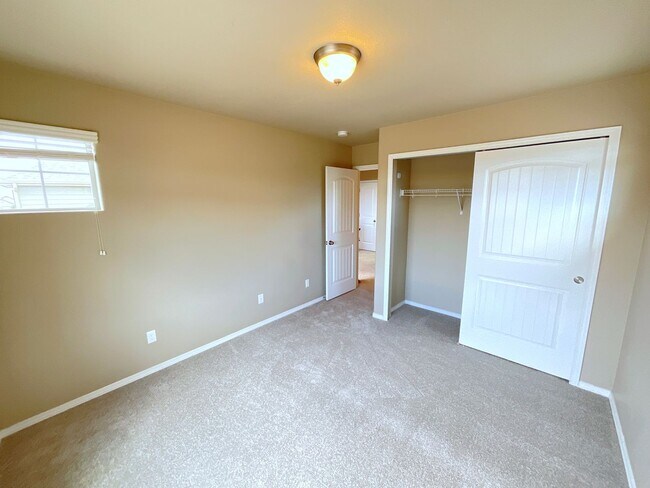Building Photo - 4 Bedroom Home Available Near Marksheffel ...