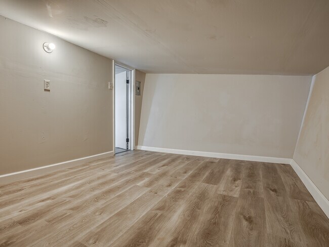 Building Photo - 6409 Miles Ln