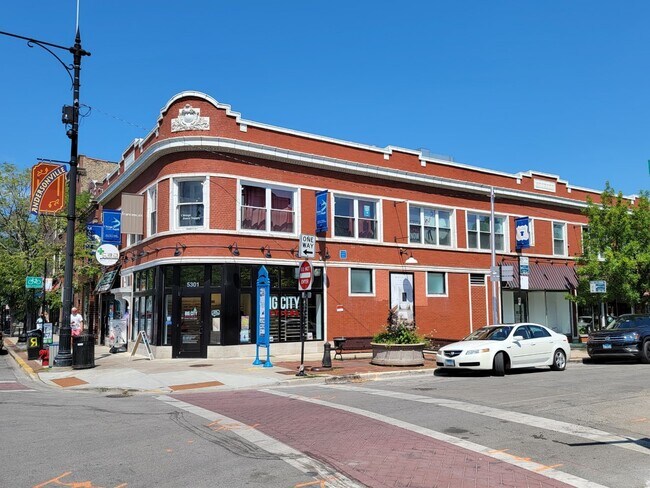 Primary Photo - 1476 W Berwyn Ave