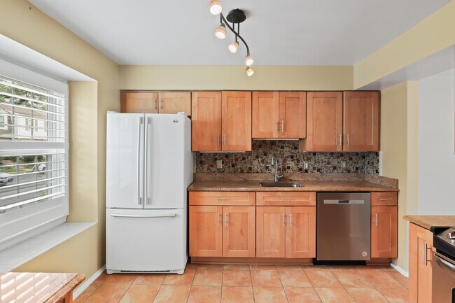 Building Photo - 9913 Longford Ct