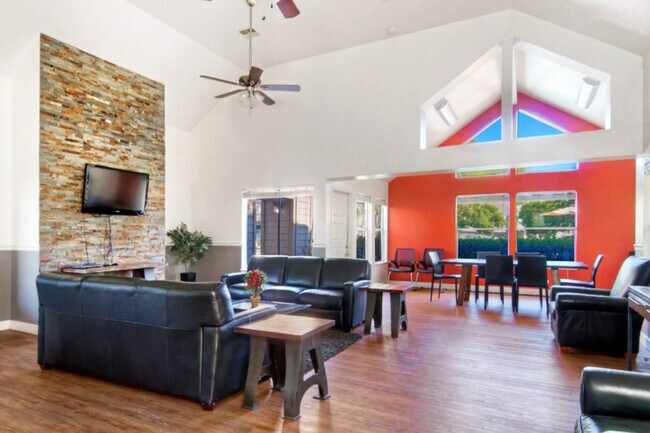 Building Photo - 513 Jibstay Ln