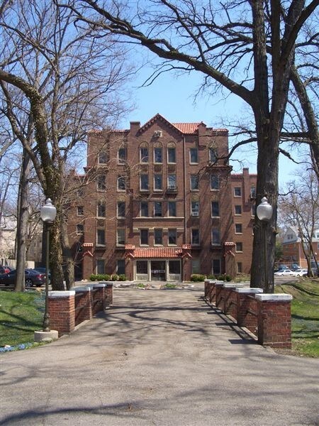 Building Photo - 715 S Forest Ave