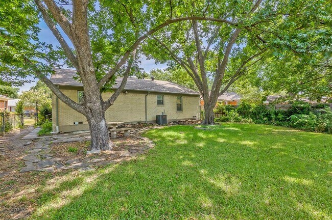 Building Photo - 2726 Crest Ridge Dr