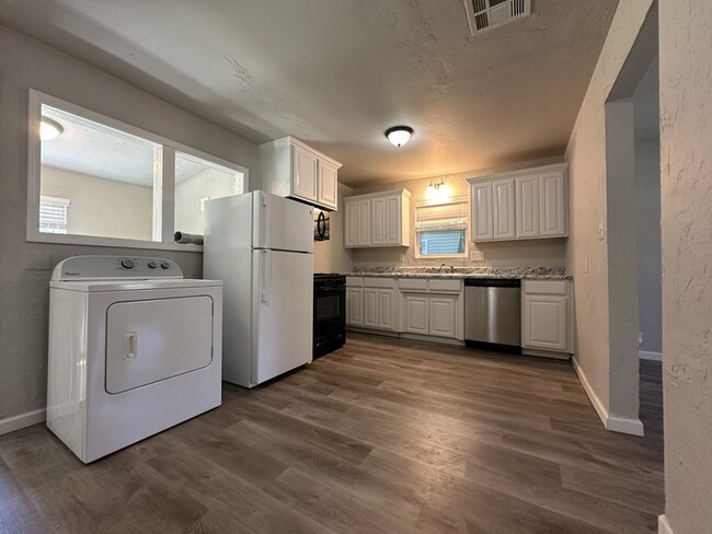 Building Photo - 3208 NW 30th St