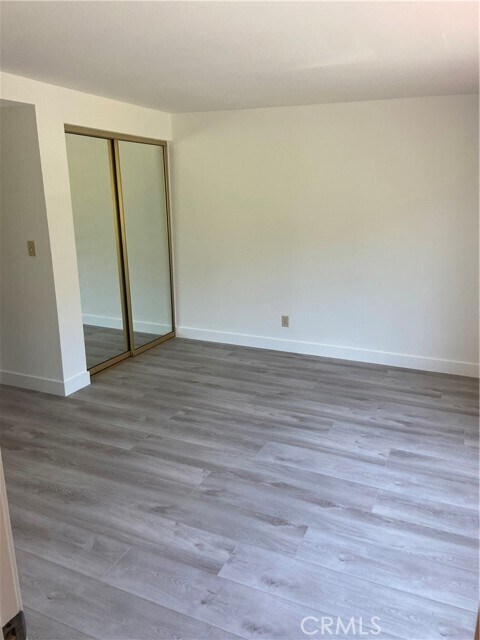 Building Photo - 26012 Vista Dr E