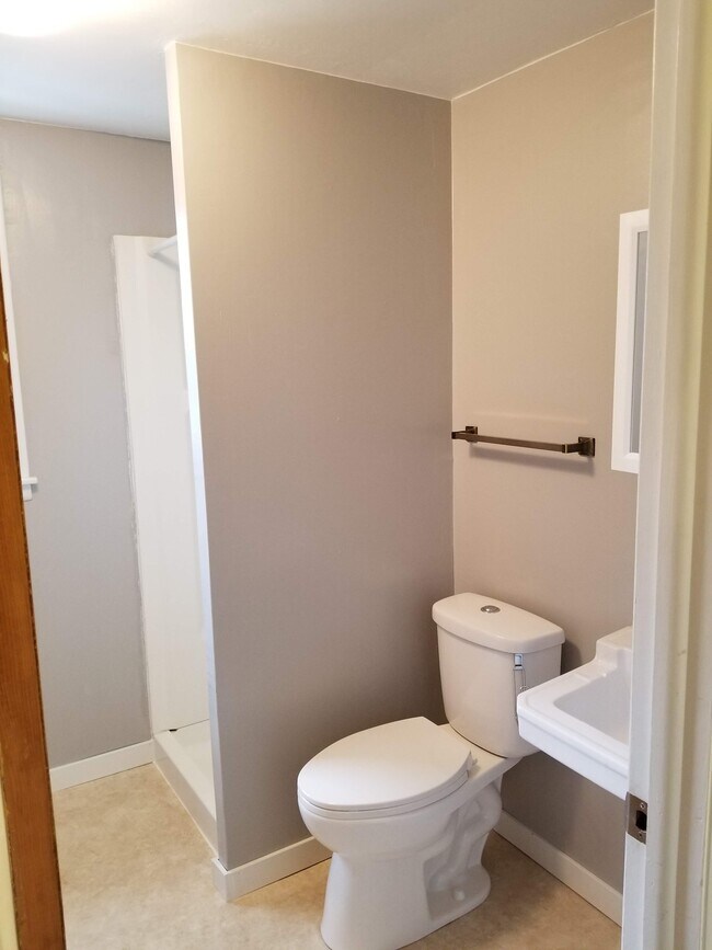 Building Photo - 1146 9th St N