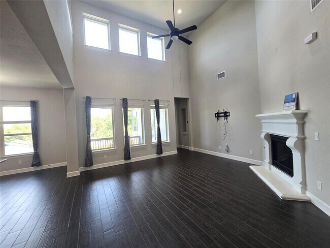 Building Photo - 340 Cross Timbers Dr
