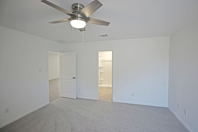 Building Photo - 227 Zyra Ave