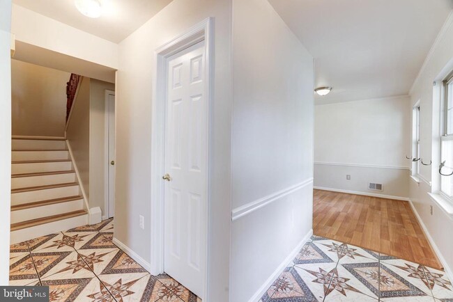 Building Photo - 13868 Racine Ct