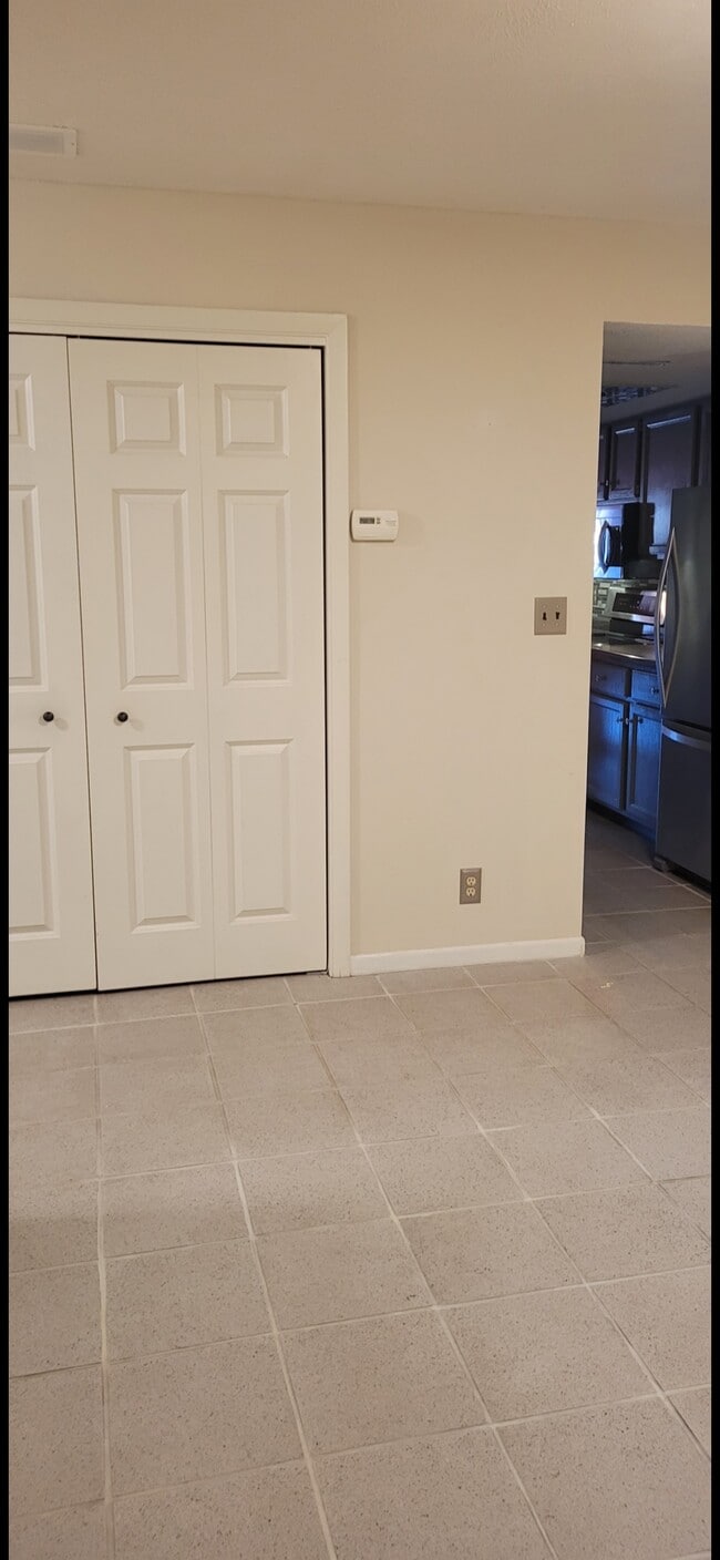 Dining room - 2805 Ponca St