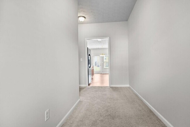 Building Photo - 45 Providence Oak Ct SE
