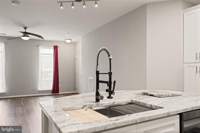 Building Photo - 9541 Center St