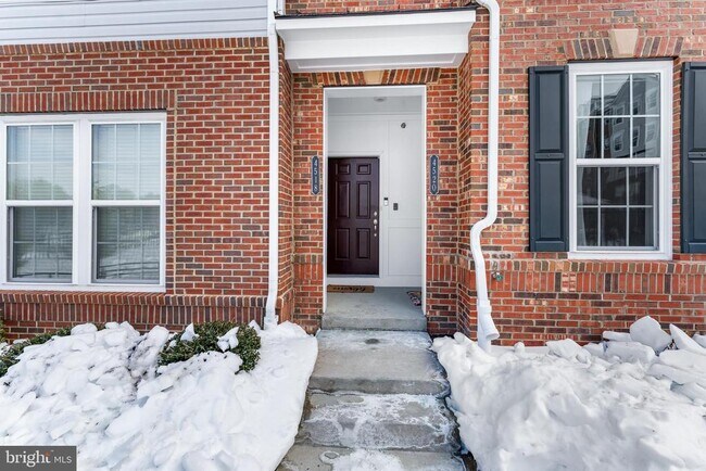 Building Photo - 4520 Reaney Ln