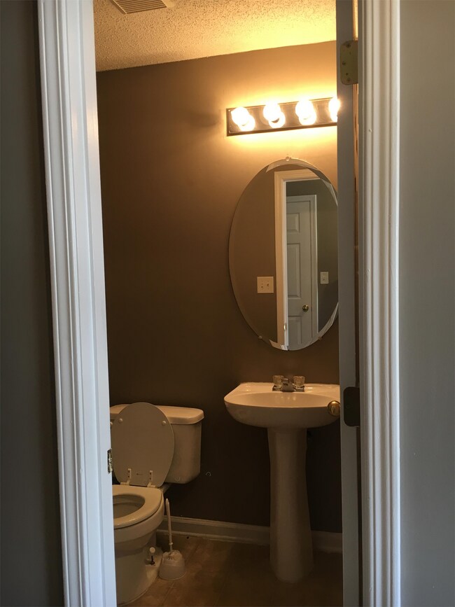 Building Photo - 1875 Carrington Dr