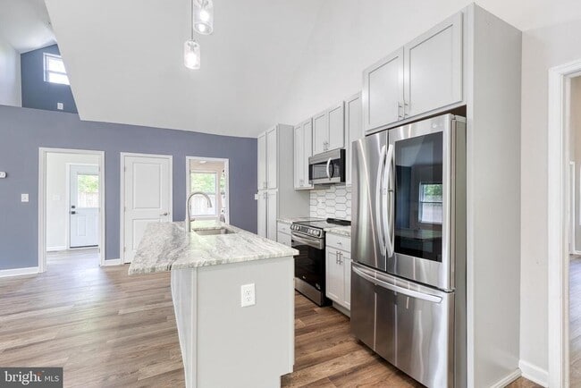 Building Photo - 1248 Generals Hwy