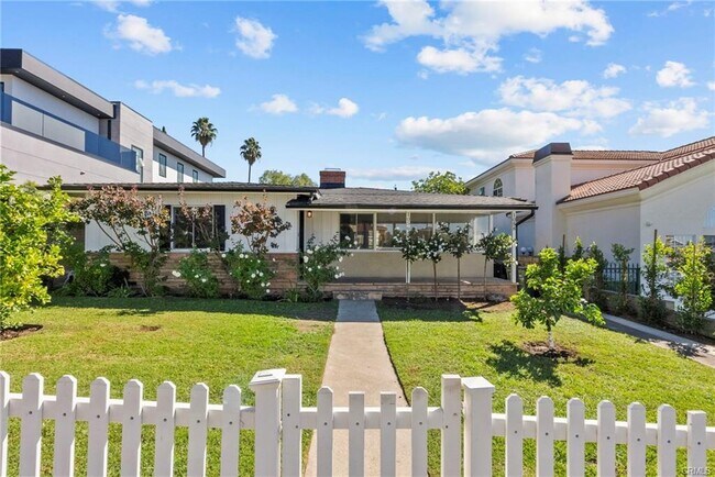 Primary Photo - 1056 E Orange Grove Ave