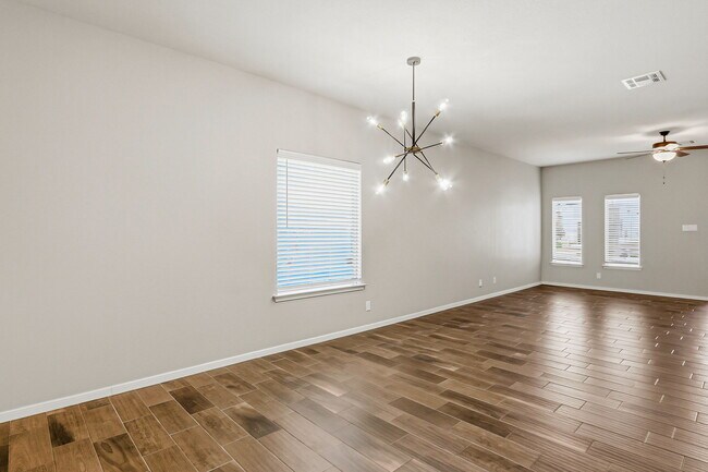 Building Photo - 737 Sculcoates St