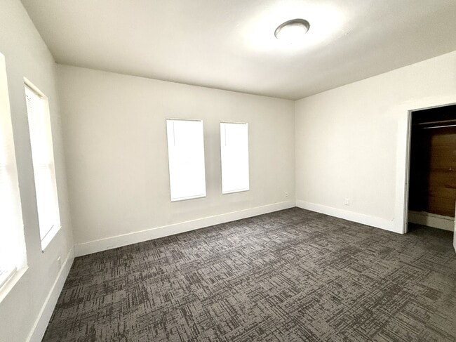 Building Photo - 531 G St NW