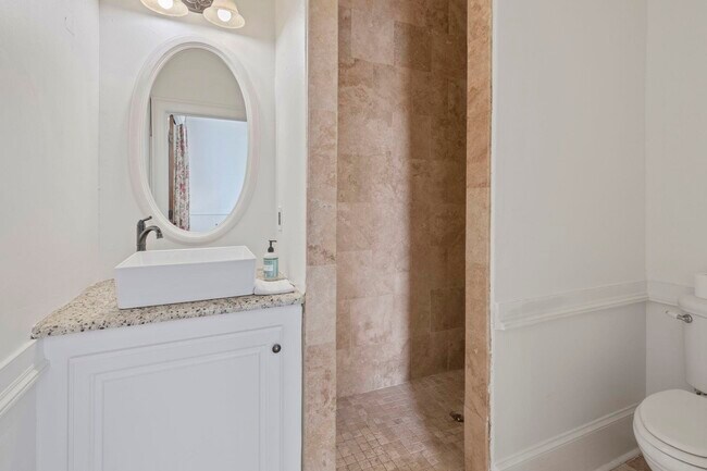 Building Photo - 4329 Edgewater Dr