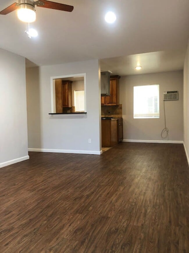 Building Photo - 1bed 1bath Apartment 1 month free with 12 month lease
