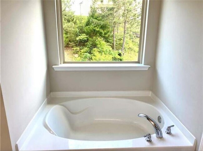 Building Photo - 1719 Charcoal Ives Rd