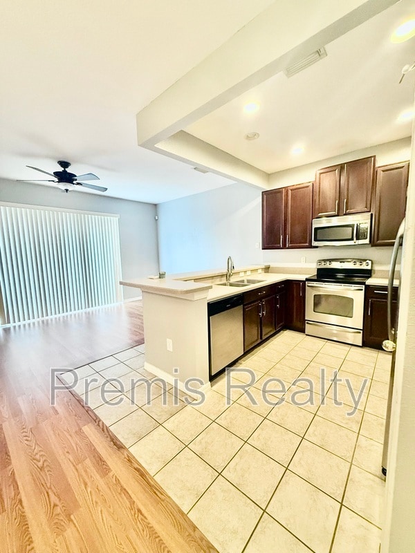 Building Photo - 2043 Strathmill Dr