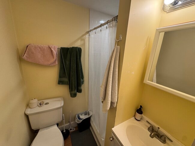 Building Photo - 5-7 Blake St. Unit 4