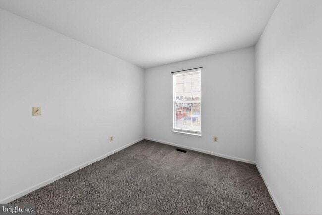 Building Photo - 409 Feather Dr