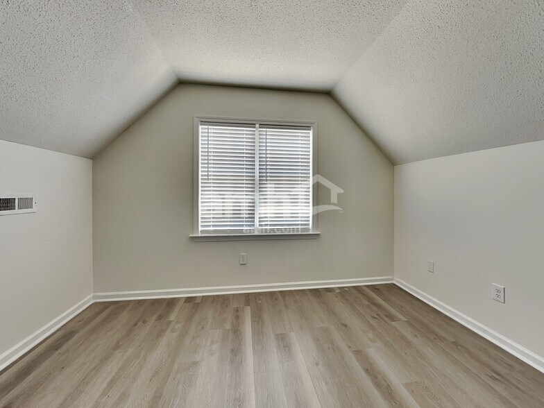 Building Photo - 5 Boysenberry Dr