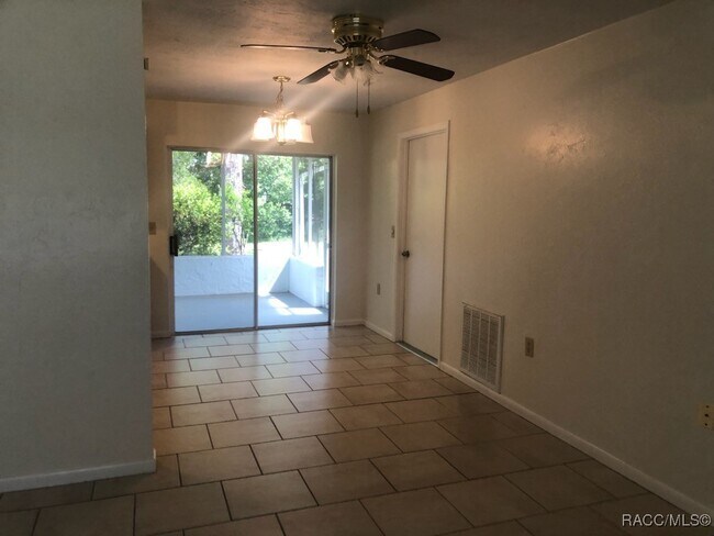 Building Photo - 209 S Washington St