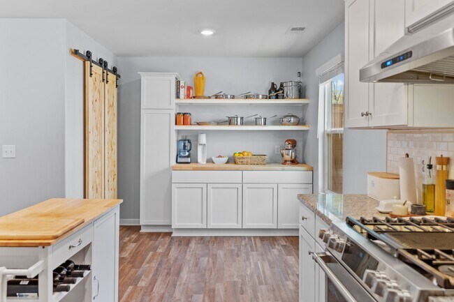 Building Photo - 680 Aurora Pl