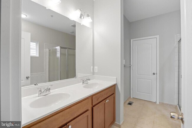 Building Photo - 10228 Nuthatch Dr