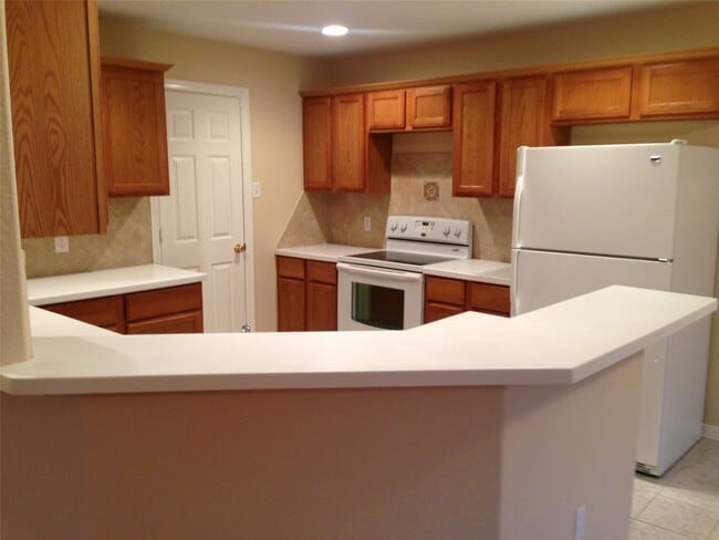 Building Photo - 9110 Prairie Trails Dr