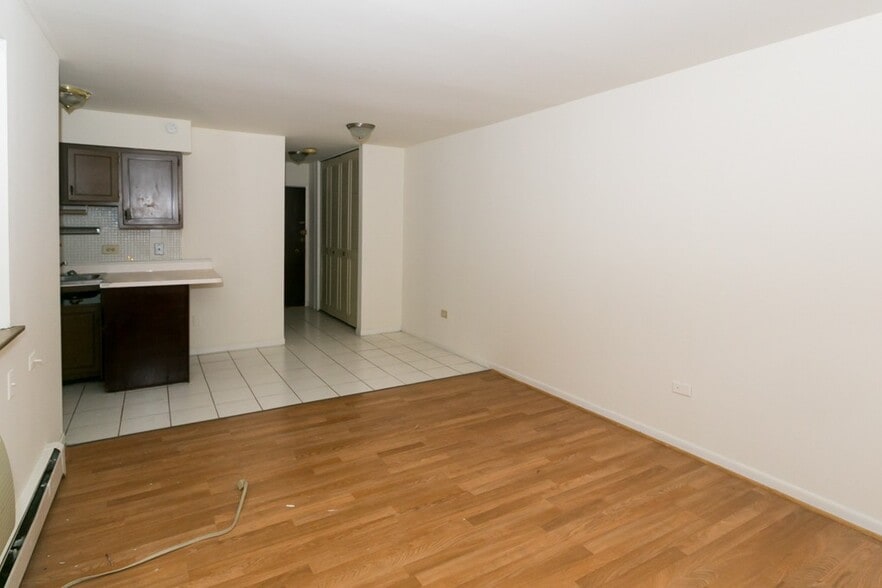 Building Photo - 2629 N Hampden Ct