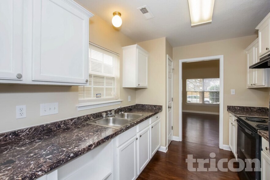 Building Photo - 107 Tanyard Ln