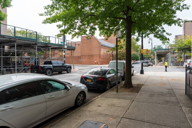 Building Photo - 198 Stuyvesant Ave