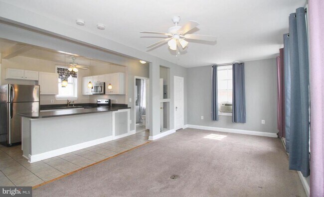 Building Photo - 22 N Market St